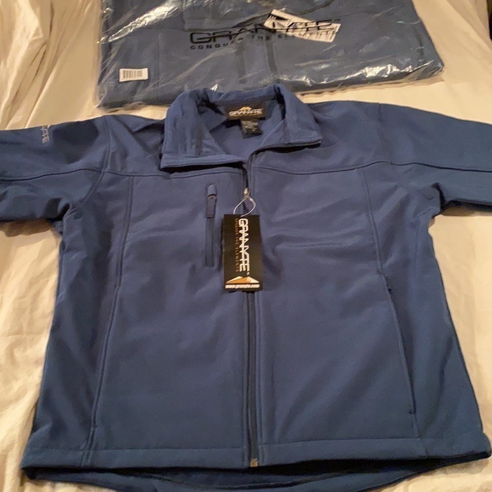 Two Women’s Conqer the Elements Jackets Hiking Camping Wind Resistant - Picture 3 of 9